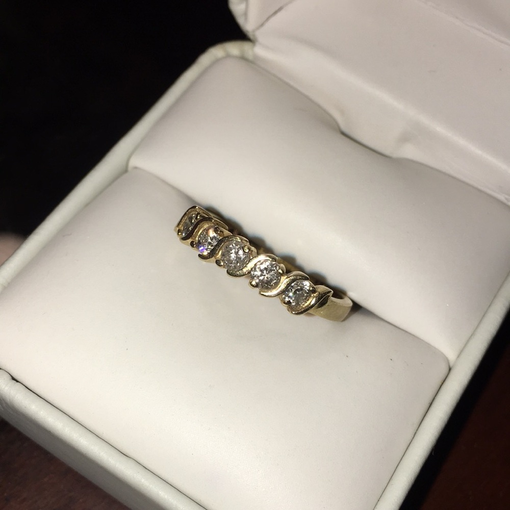 Vintage Five 0.54 CT real diamonds weeding band